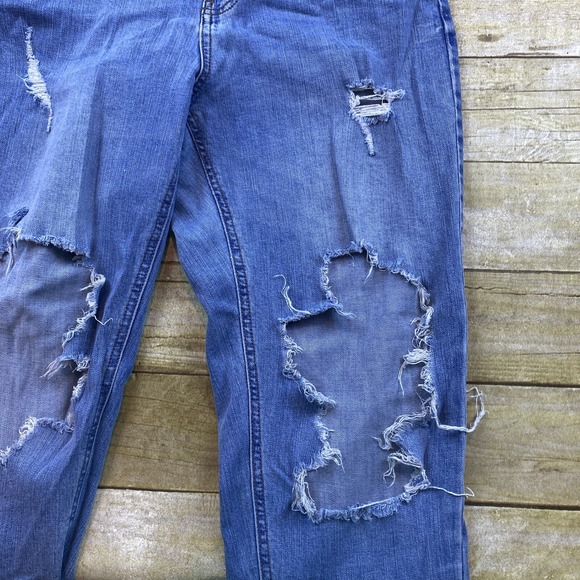 Wild Fable High Rise Mom Jeans Distressed Women's Size 12 Light‎ Wash - Picture 12 of 15